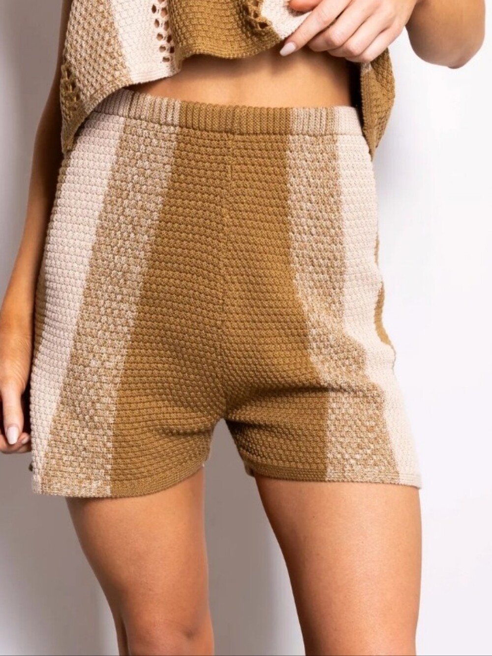 FORE Striped Knit Women’s Pull On Shorts in Beige and Brown SZ M